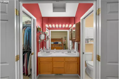 5007 SW Canterbury Ln, Portland, OR 97219 - Photo 12