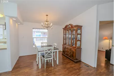 211 W River Ridge Ave, Roseburg, OR 97471 - Photo 14