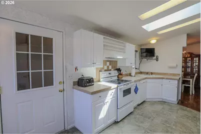 211 W River Ridge Ave, Roseburg, OR 97471 - Photo 22