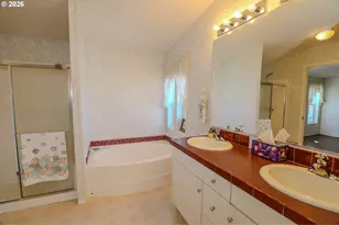211 W River Ridge Ave, Roseburg, OR 97471 - Photo 26