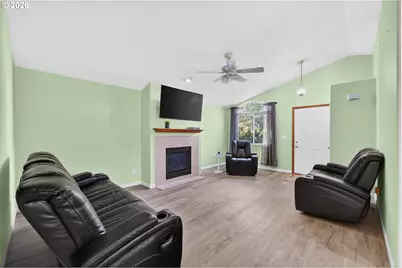 13670 SE Bush St, Portland, OR 97236 - Photo 8