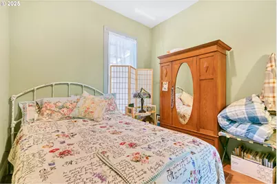 637 NE 17th St, Salem, OR 97301 - Photo 10