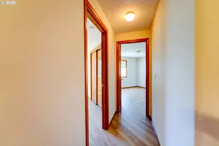 17440 SW Stark St, Beaverton, OR 97006 - Photo 32
