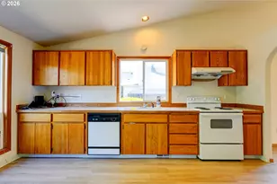 17440 SW Stark St, Beaverton, OR 97006 - Photo 8