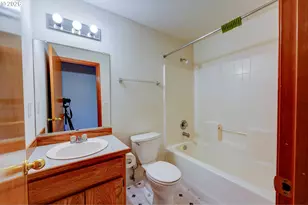 17440 SW Stark St, Beaverton, OR 97006 - Photo 22