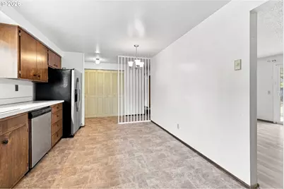 2040 Princeton Dr, Eugene, OR 97405 - Photo 12