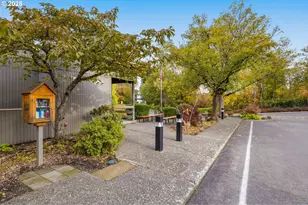 1696 NW Rolling Hill Dr, Beaverton, OR 97006 - Photo 28