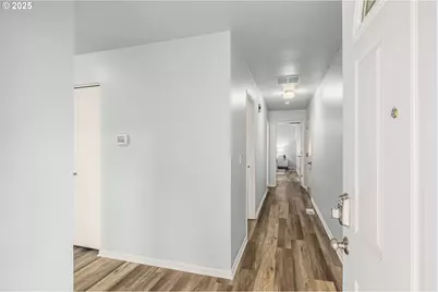 1696 NW Rolling Hill Dr, Beaverton, OR 97006 - Photo 2