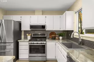 1696 NW Rolling Hill Dr, Beaverton, OR 97006 - Photo 6