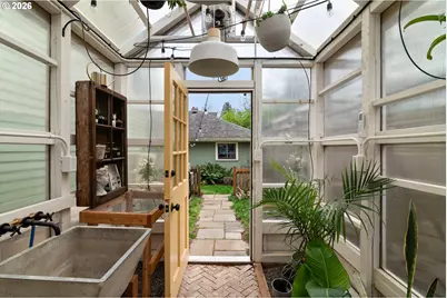 1806 N Terry St, Portland, OR 97217 - Photo 44