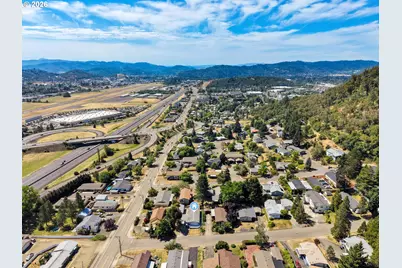 124 NW Trust St, Roseburg, OR 97471 - Photo 38