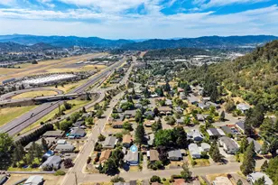 124 NW Trust St, Roseburg, OR 97471 - Photo 38