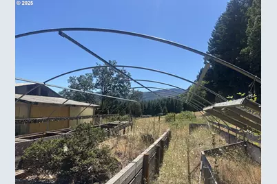 589 Mehlwood Ln, Glendale, OR 97442 - Photo 18