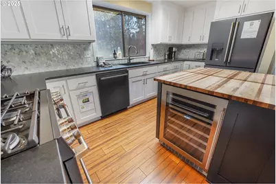 17704 Rogue Ln, Sunriver, OR 97707 - Photo 4