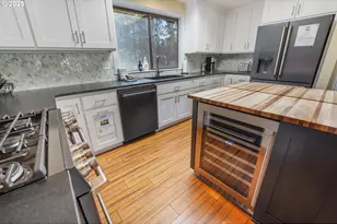 17704 Rogue Ln, Sunriver, OR 97707 - Photo 4