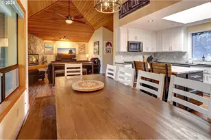 17704 Rogue Ln, Sunriver, OR 97707 - Photo 10