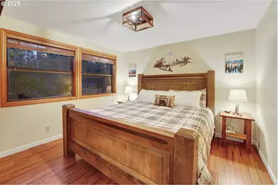 17704 Rogue Ln, Sunriver, OR 97707 - Photo 14