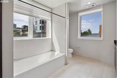 1920 S River Dr #E102, Portland, OR 97201 - Photo 32
