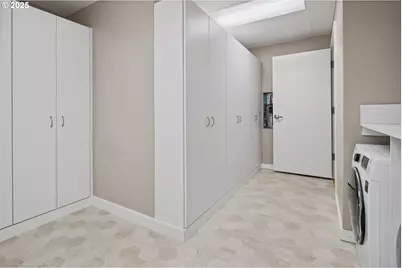 1920 S River Dr #E102, Portland, OR 97201 - Photo 36