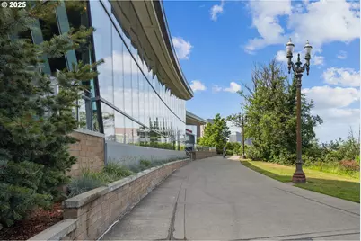 1920 S River Dr #E102, Portland, OR 97201 - Photo 42