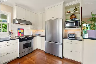 2600 SW Crestdale Dr, Portland, OR 97225 - Photo 10