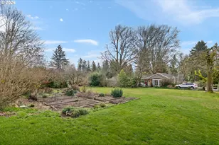 2600 SW Crestdale Dr, Portland, OR 97225 - Photo 32