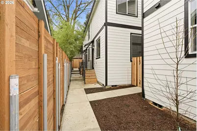 528 S Texas St, Portland, OR 97219 - Photo 4