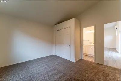 569 N 3rd St, Kalama, WA 98625 - Photo 12