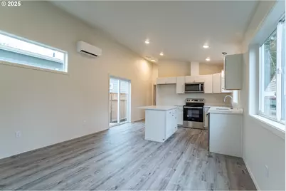 569 N 3rd St, Kalama, WA 98625 - Photo 8