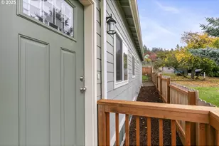 569 N 3rd St, Kalama, WA 98625 - Photo 6