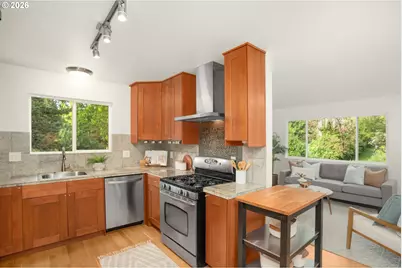3236 SW Idaho St, Portland, OR 97239 - Photo 6