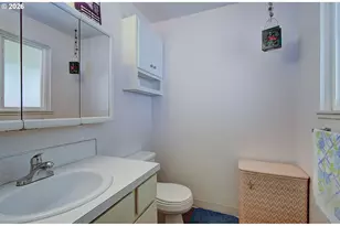 9804 NE 9th St, Vancouver, WA 98664 - Photo 16