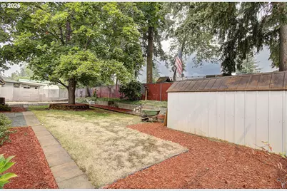 9804 NE 9th St, Vancouver, WA 98664 - Photo 18