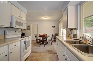 9804 NE 9th St, Vancouver, WA 98664 - Photo 8