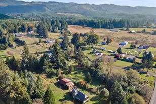 11605 Hwy 101, Tillamook, OR 97141 - Photo 32