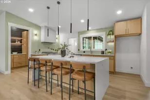 18111 SW Pioneer Ct, Lake Oswego, OR 97034 - Photo 6