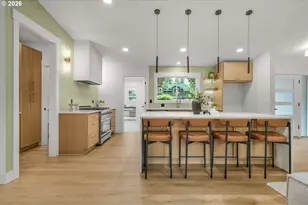 18111 SW Pioneer Ct, Lake Oswego, OR 97034 - Photo 16
