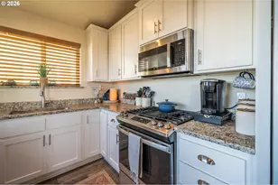 29154 Kerber Dr, Gold Beach, OR 97444 - Photo 18