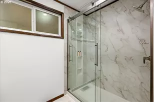 4470 Lakeview Blvd, Lake Oswego, OR 97035 - Photo 20