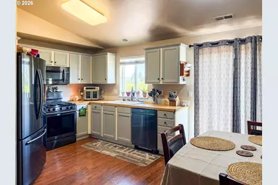185 SE Lebleu Ln, Winston, OR 97496 - Photo 6
