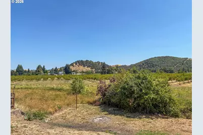185 SE Lebleu Ln, Winston, OR 97496 - Photo 14