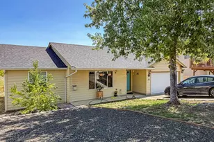 185 SE Lebleu Ln, Winston, OR 97496 - Photo 2