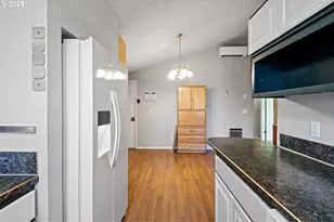 26 E 3rd St, Lowell, OR 97452 - Photo 10