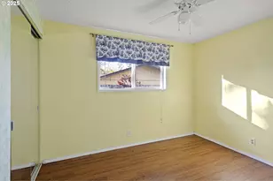 26 E 3rd St, Lowell, OR 97452 - Photo 16