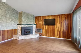 26 E 3rd St, Lowell, OR 97452 - Photo 4