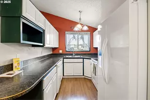 26 E 3rd St, Lowell, OR 97452 - Photo 8