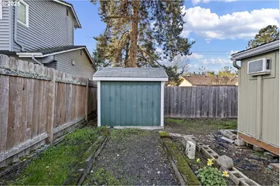 26 E 3rd St, Lowell, OR 97452 - Photo 32