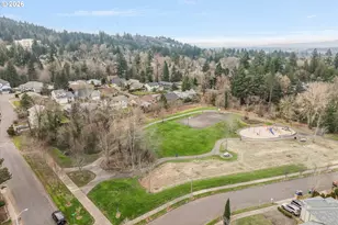 10907 SE Henderson Dr, Portland, OR 97266 - Photo 46