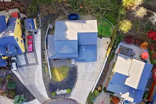 135 SW Quincetree Ct, Roseburg, OR 97471 - Photo 8