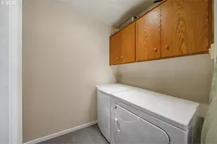 2523 E Main St, Cottage Grove, OR 97424 - Photo 14